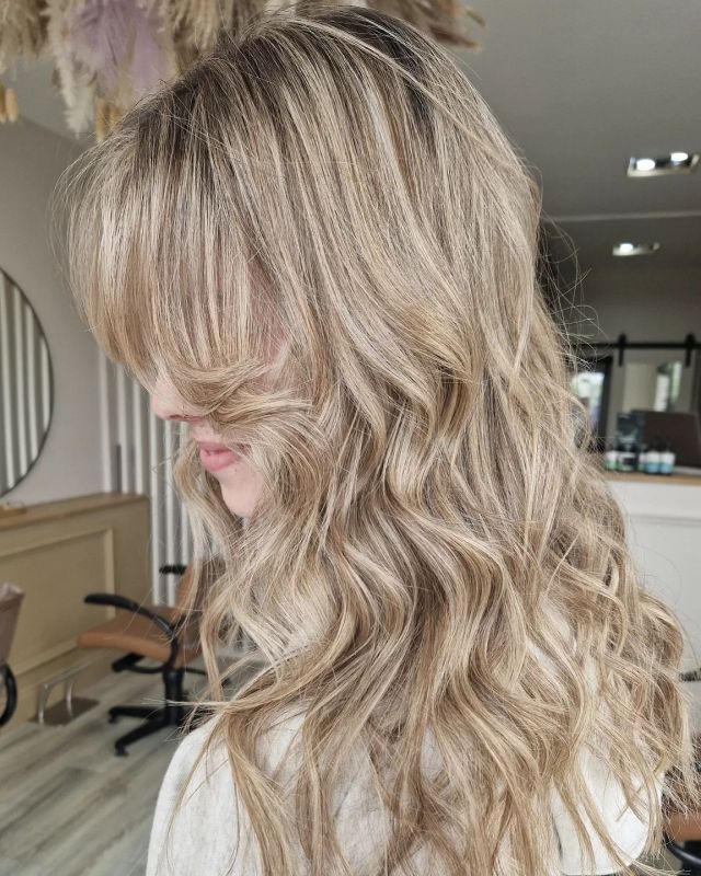 ✨ Refreshed Blonde Highlights for Aenea! ✨ 
 #FreshHighlights #HairInspo